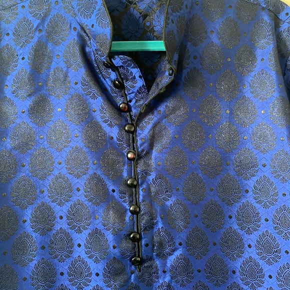 Damask embroidery design blue kurta for men - Picture 4 of 6